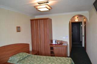 Гостиница Санаторий Тополь Таганрог Стандартный двухместный номер с 1 кроватью и видом на море-2